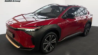 Rot Gebraucht 2023 Toyota bZ4X Basis SUV | 30.490 € (Fairer Preis)