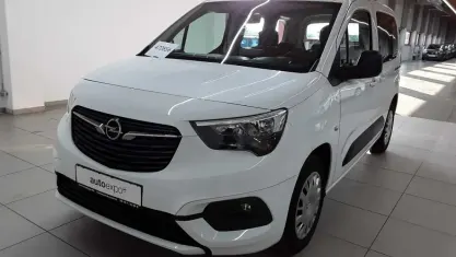Gebraucht Opel Combo Life Edition 102 PS (75 kW) 2022 Jade weiß Van / Kleinbus