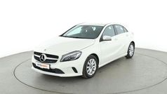 Weiß Gebraucht 2017 Mercedes A180 Style Limousine | 16.520 € (Fairer Preis)