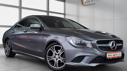 Gebraucht Mercedes CLA200 Urban 162 PS (119 kW) 2015 Mountaingrau metallic Limousine