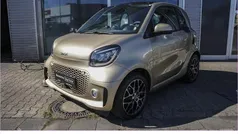 Bodypanels in gold beige (meta Gebraucht 2021 Smart ForTwo Electric Drive Exclusive Kleinwagen | 12.970 € (Fairer Preis)