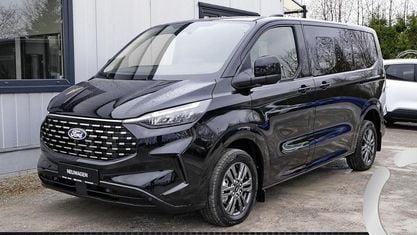 Neu Ford Tourneo Titanium 170 PS (125 kW) 2026 Grau Van / Kleinbus