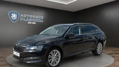 Gebraucht Skoda Superb Style 200 PS (147 kW) 2024 Schwarzmagic perleffekt Kombi