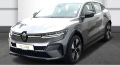 Grau Neu 2024 Renault Mégane Limousine | 33.995 €
