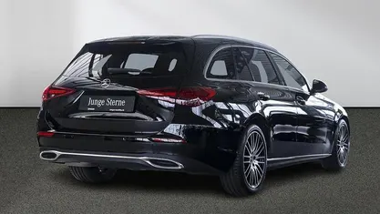Gebraucht Mercedes C180 Avantgarde 170 PS (125 kW) 2023 Schwarz Limousine