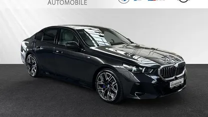 Gebraucht BMW 530e M Sport 299 PS (219 kW) 2025 Sophistograu brillanteffekt metallic Limousine