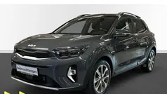 Grau Gebraucht 2023 Kia Stonic Spirit SUV | 22.500 € (Fairer Preis)