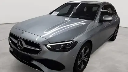 Gebraucht Mercedes C200 Avantgarde 163 PS (119 kW) 2023 Hightechsilber metallic Kombi