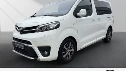 Weiss Gebraucht 2020 Toyota Proace Verso Comfort Kombi | 31.850 € (Fairer Preis)