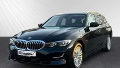 Schwarz Gebraucht 2022 BMW 330e Luxury Line Kombi | 32.950 € (Fairer Preis)