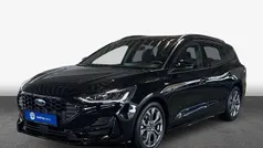 Agate black metallic Gebraucht 2023 Ford Focus ST-Line X Kombi | 20.900 € (Superpreis)