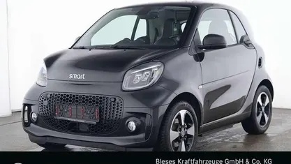 Schwarz Gebraucht 2024 Smart ForTwo Electric Drive Exclusive Coupé | 16.750 € (Fairer Preis)