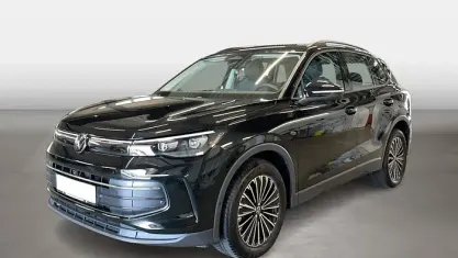 Gebraucht VW Tiguan Life 150 PS (110 kW) 2025 Schwarz SUV