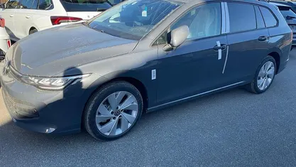 Gebraucht VW Golf VIII Life 150 PS (110 kW) 2026 Kombi