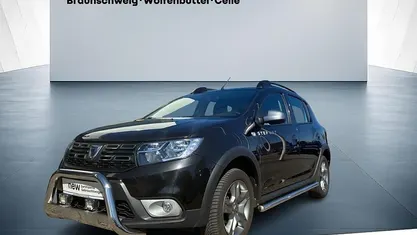 Gebraucht Dacia Sandero Prestige 90 PS (66 kW) 2018 Perlmuttschwarz met (schwarz) Limousine