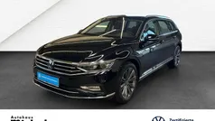 Gebraucht 2024 VW Passat Elegance Kombi | 36.930 € (Fairer Preis)