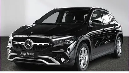 Gebraucht Mercedes GLA200 163 PS (119 kW) 2024 Unilack nachtschwarz SUV