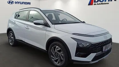 Neu Hyundai Bayon Trend 101 PS (74 kW) 2025 Atlas weiß SUV