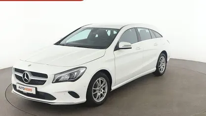 Weiß Gebraucht 2018 Mercedes CLA180 Shooting Brake Kombi | 17.620 € (Fairer Preis)