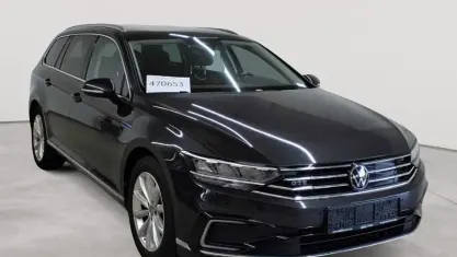 Gebraucht VW Passat GTE 156 PS (114 kW) 2022 Mangangrau metallic Kombi