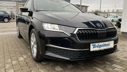 Schwarzmagic perleffekt Neu 2025 Skoda Octavia Kombi | 32.990 € (Guter Preis)