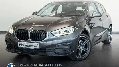 Grau Gebraucht 2021 BMW 118 Advantage Kleinwagen | 19.290 € (Fairer Preis)