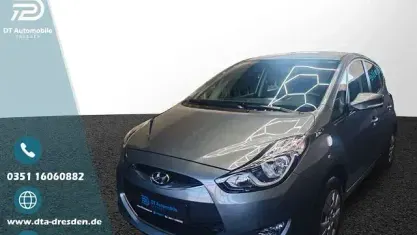 Gebraucht Hyundai ix20 Edition 90 PS (66 kW) 2012 Grau Kleinwagen