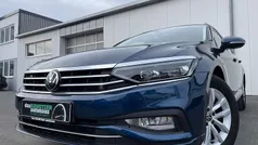 Aquamarinblau Gebraucht 2023 VW Passat Business Kombi | 27.460 € (Guter Preis)