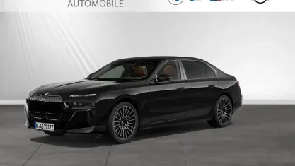 Usata BMW 750e M Sport 489 CV (359 kW) 2025 Nero Berlina
