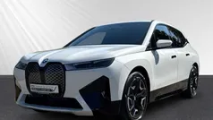 Alpinweiss uni Gebraucht 2022 BMW iX Sport Line SUV | 44.990 € (Guter Preis)