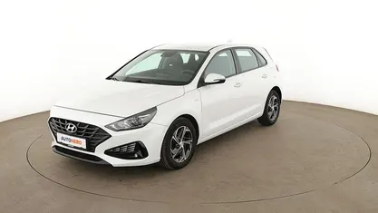 Gebraucht Hyundai i30 Select 120 PS (88 kW) 2022 Weiß Limousine