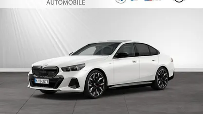 Gebraucht BMW i5 M Sport 442 kW (601 PS) 2025 Mineralweiss metallic Limousine
