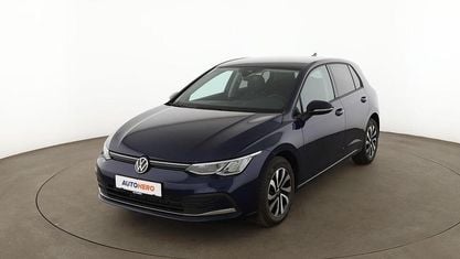 Occasion VW Golf VIII Active 150 PK (110 kW) 2022 Blauw Sedan