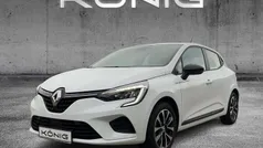 Weiß Gebraucht 2023 Renault Clio V Equilibre Limousine | 13.770 € (Fairer Preis)