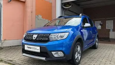 Blau Gebraucht 2017 Dacia Sandero Stepway Kleinwagen | 8.999 €