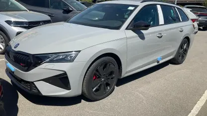 Uusi Skoda Octavia RS 265 HP (194 kW) 2026 Harmaa Farmari