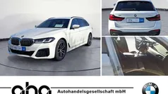 Weiß Gebraucht 2022 BMW 520 M Sport Kombi | 33.990 € (Fairer Preis)