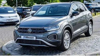 Gebraucht 2025 VW T-Roc Life SUV | 28.385 € (Superpreis)