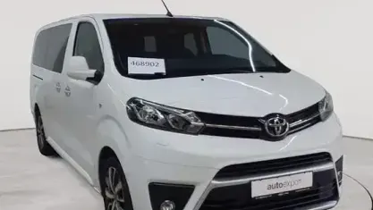 Gebraucht Toyota Proace Verso Comfort 144 PS (105 kW) 2022 Schaumweiß Kombi