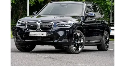 Begagnad BMW iX3 Impressive 210 kW (286 HK) 2022 Svart SUV
