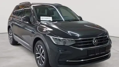 Gebraucht VW Tiguan Life 150 PS (110 kW) 2023 Grau SUV