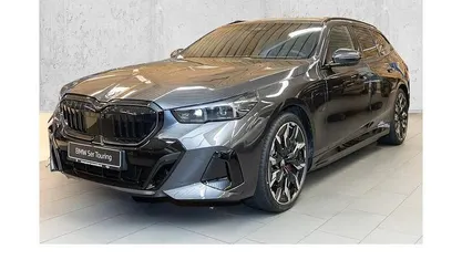 Gebraucht 2025 BMW 550e M Sport Kombi | 93.990 €