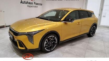 Second-hand Kia K4 GT-Line 179 CP (131 kW) 2025 Galben Berlinǎ