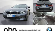 Grau Gebraucht 2021 BMW 320e Advantage Kombi | 23.660 € (Fairer Preis)