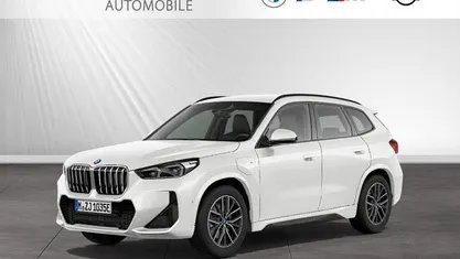Mineralweiss metallic Gebraucht 2024 BMW X1 M Sport SUV | 43.674 € (Fairer Preis)