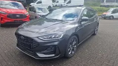 Grau Gebraucht 2024 Ford Focus ST-Line Kombi | 27.950 € (Fairer Preis)