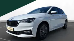 Moon weiss Gebraucht 2024 Skoda Fabia Drive Limousine | 21.618 € (Fairer Preis)