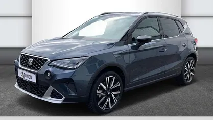 Magnetic grau metallic / midnight schwarz metallic Gebraucht 2024 Seat Arona Xperience SUV | 21.360 € (Fairer Preis)