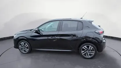 Occasion Peugeot 208 Allure 101 PK (74 kW) 2024 Zwart Hatchback