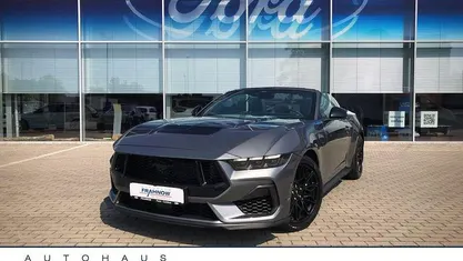 Neu Ford Mustang GT Convertible 450 PS (330 kW) 2025 Carbonized gray/asher gray (grau) Cabrio